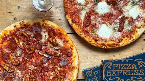 pizza places in canary wharf.